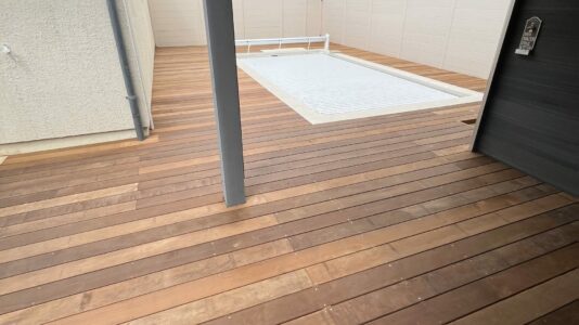 Magnifique Terrasse Piscine (80m2) en Bois exotique Ipé