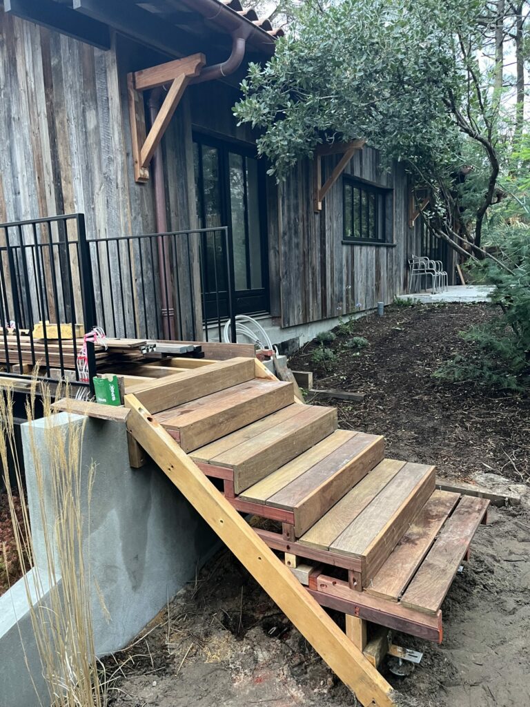 Réalisation d’un Escalier en bois exotique au Cap Ferret