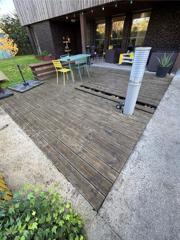 Remplacement d’une terrasse en pin par un Bois composite anti-dérapant de marque Silvadec, Nuances Ipé